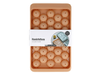 Форма за лед с кръгли отделения в бежов цвят, с етикет „Eiswürfelform ice cube moulds“.