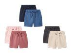 Drei Sets aus je zwei Shorts in Blau, Rosa und Grau