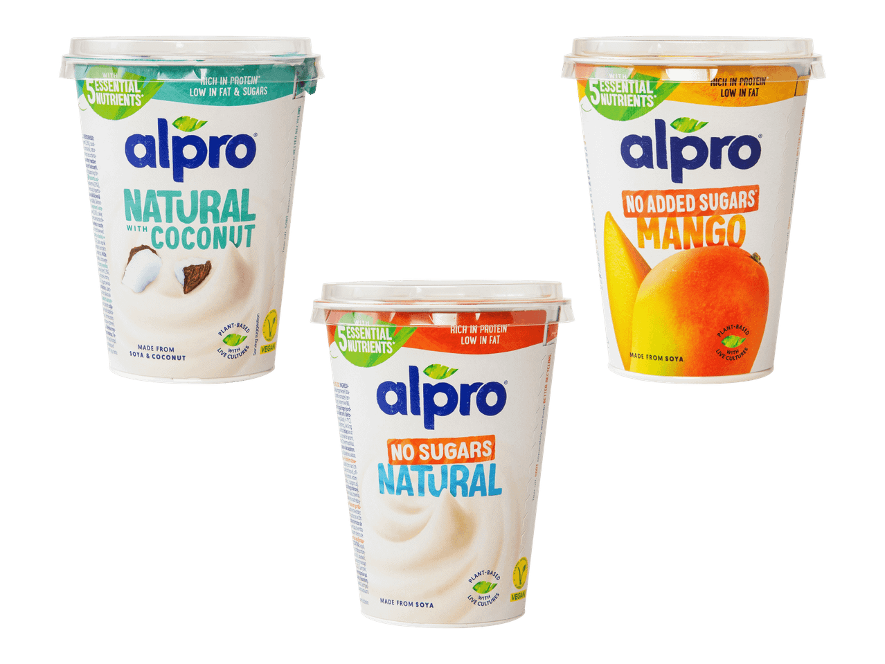 Kolme erilaista kasvipohjaista jogurttivaihtoehtoa: kookos, maustamaton ja mango.