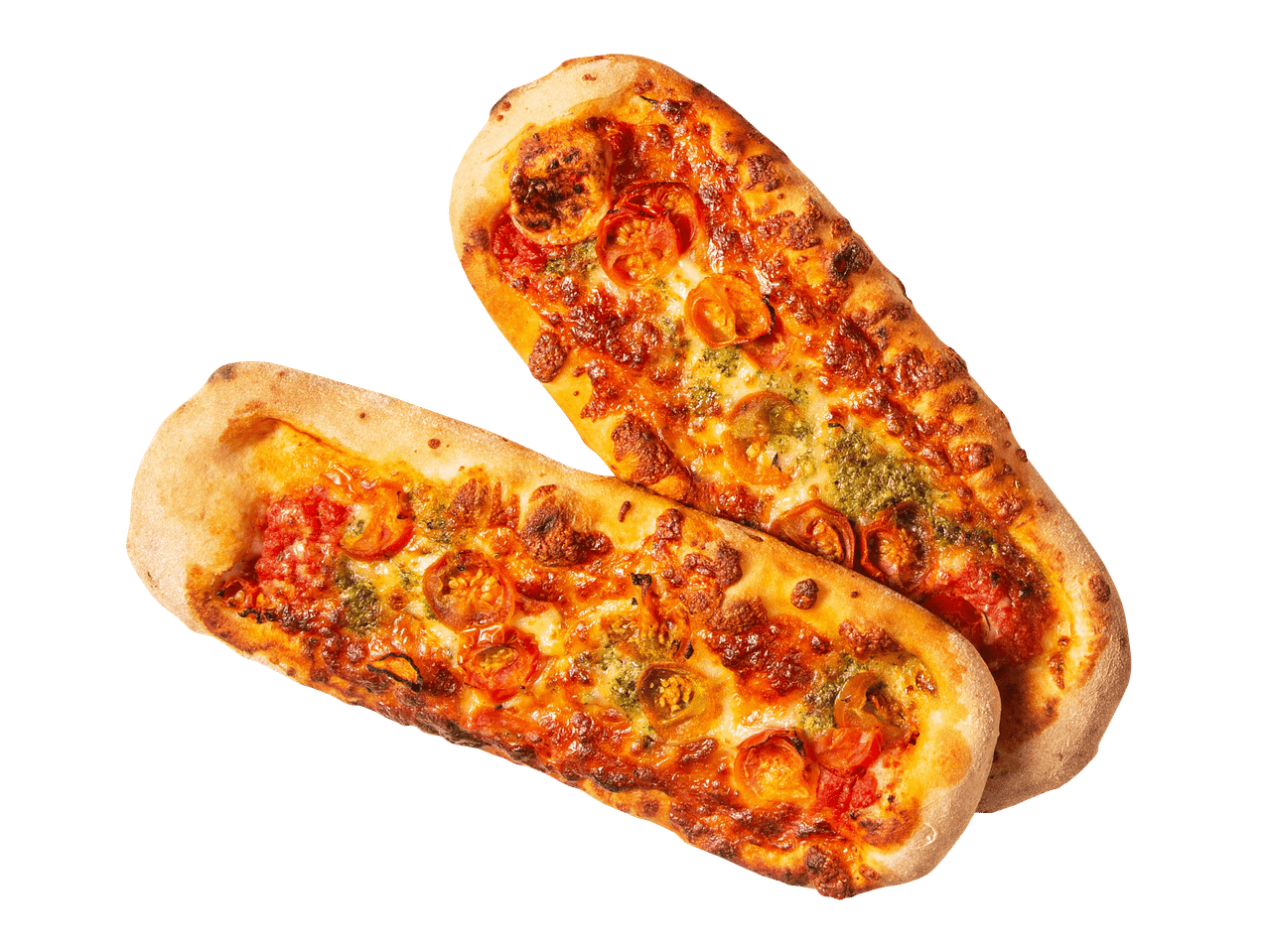 Kaksi maukasta tomaatti-pesto pizzaa tummalla taustalla.