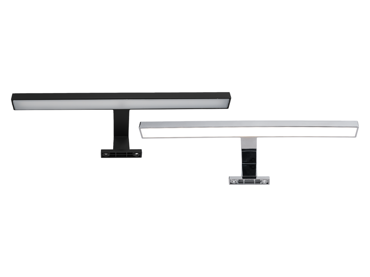 Dvije zidne svjetiljke, jedna crna i jedna kromirana, s dugim pravokutnim svjetlima.