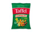 Grøn pose med majschips med chili- og limesmag, der lover intens smag og ekstra crunch.