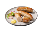 Gebakken knoflookbraadworsten met mosterd en komkommer-radijssalade op een bord.