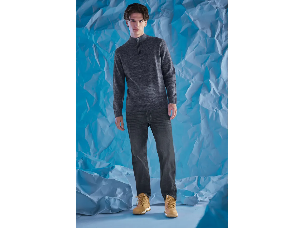 esmara® Men's Half-Zip Jumper in dark grey, paired with jeans and boots.