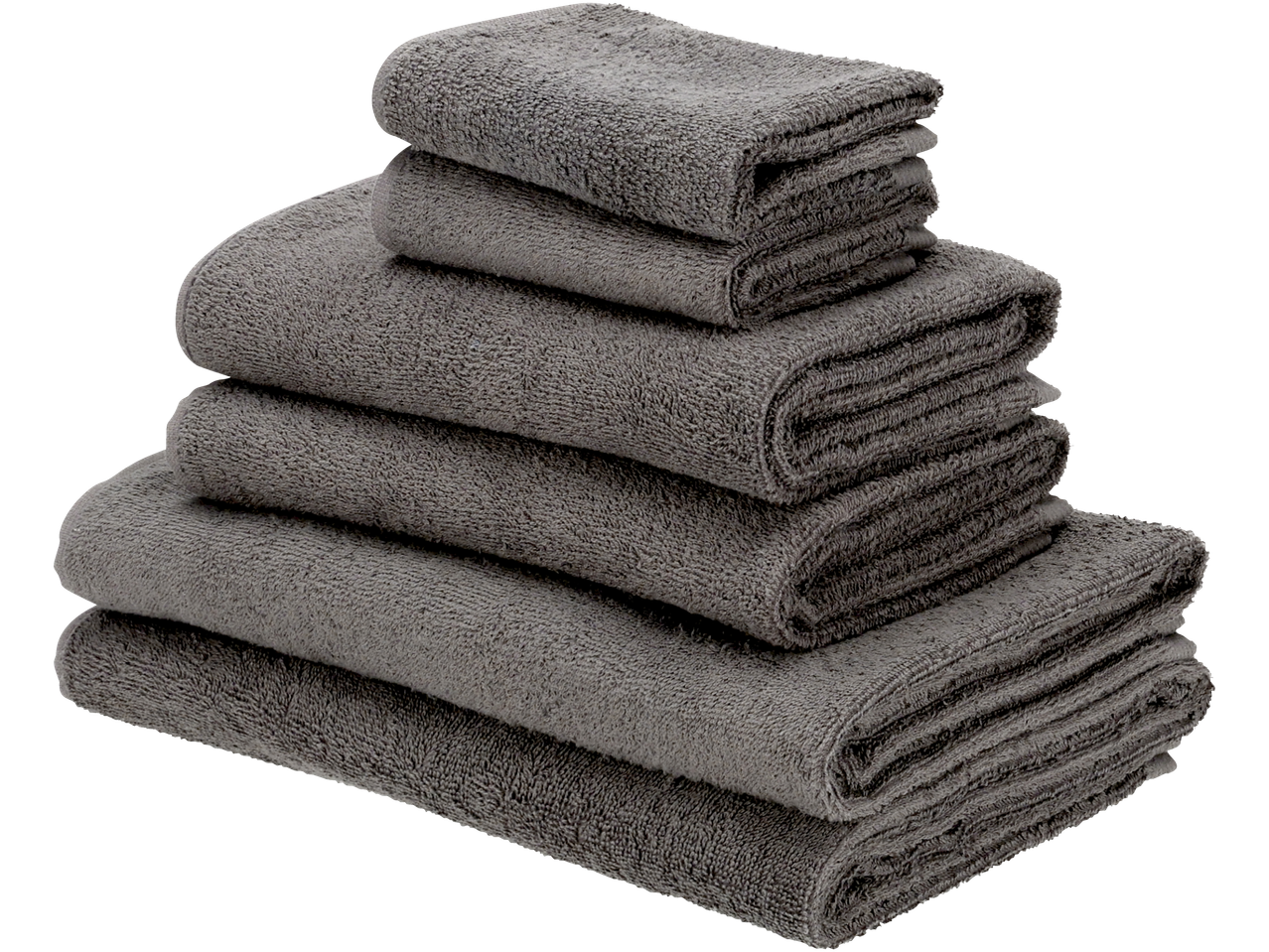 Ein Stapel grauer Badetücher.