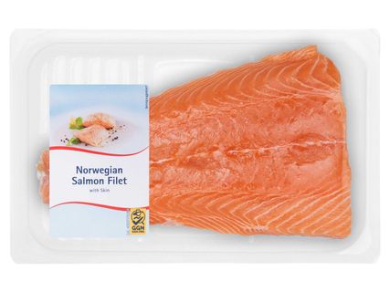 Friss, bőrös lazacfilé