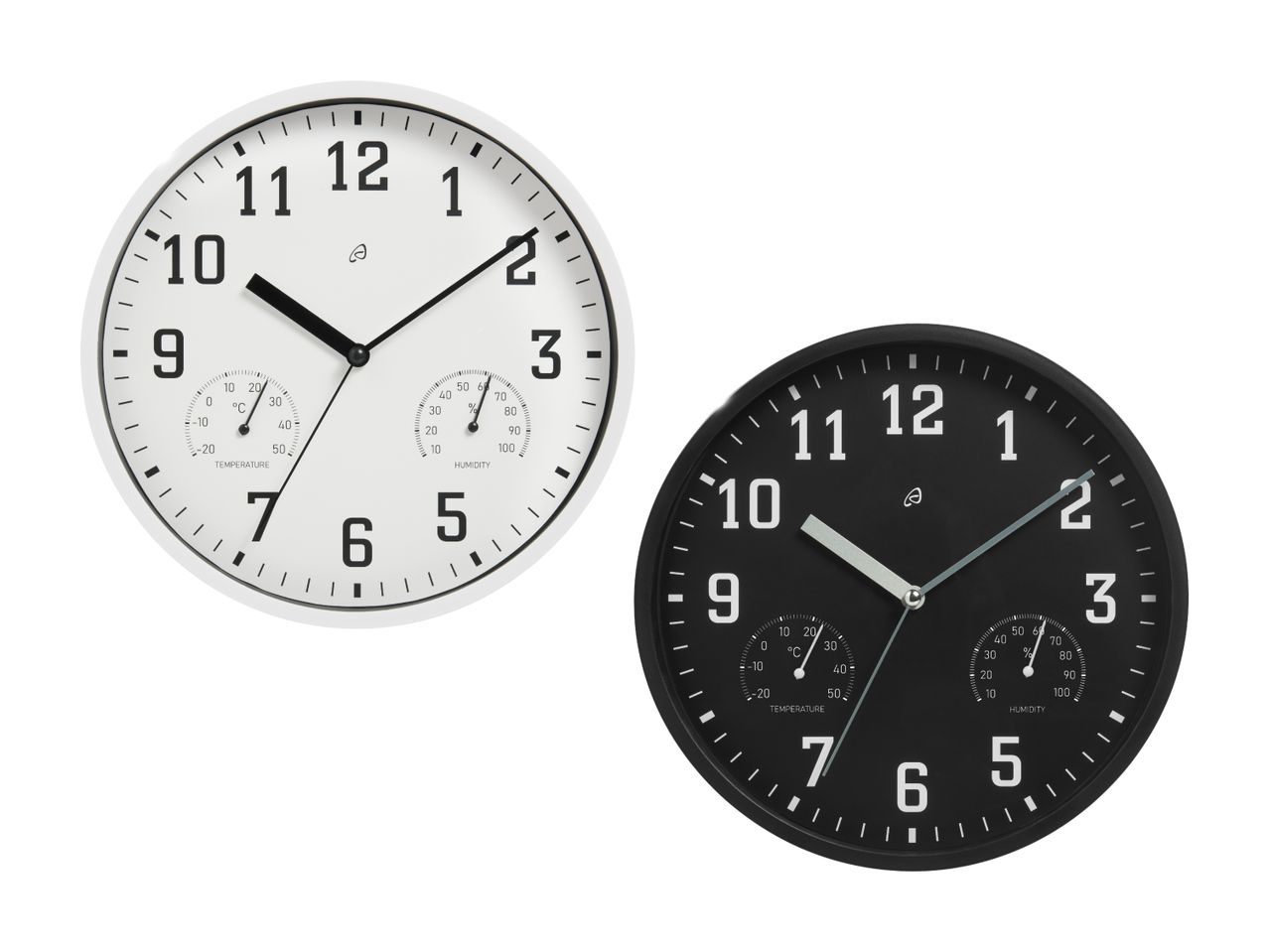 Deux horloges murales analogiques, une blanche et une noire, affichant l'heure et la température.