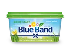 Een pot Blue Band Goede Start margarine, zonder palmolie en met calcium en 8 vitaminen.