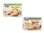 To pakker Alpenfest Pizza Pocket, den ene med 'Tartiflette' og den anden med 'Mountain Style'.