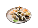 SELECT Sushi Family Tray Sapporo: įvairūs sušiai, įskaitant nigiri, maki ir uramaki, su vasabiu ir sojos padažu.