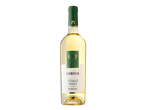 O sticlă de vin alb Cervus Fetească Regală cu o etichetă verde cu coarne de cerb.