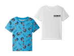 Zwei Jungen-T-Shirts: eines mit Sonic-Motiv, eines weiß mit kleinem Aufdruck.