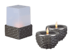 Solarbetriebene LED-Kerzen und -Laterne im Stein-Design.