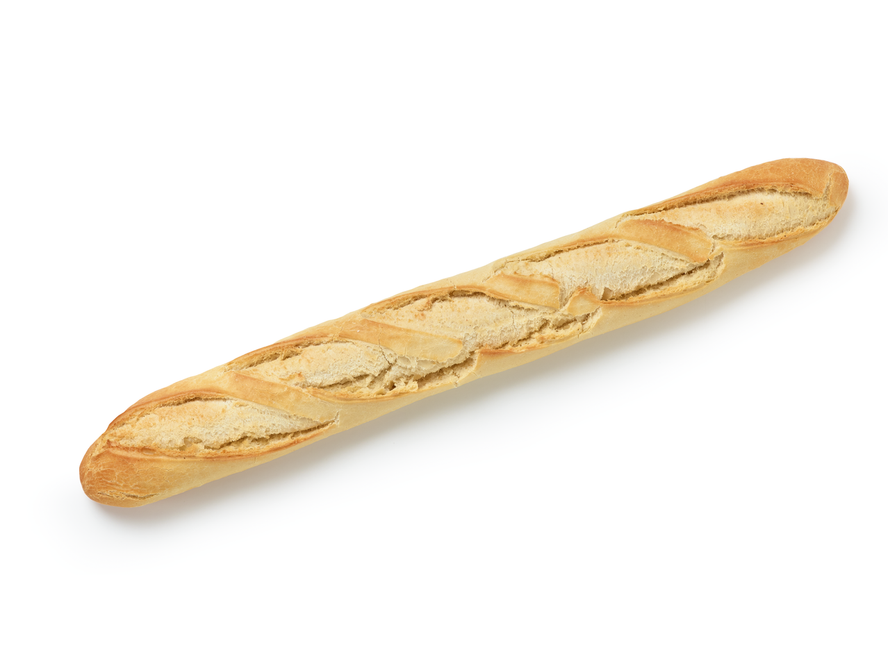 Une baguette française dorée et croustillante sur fond blanc.