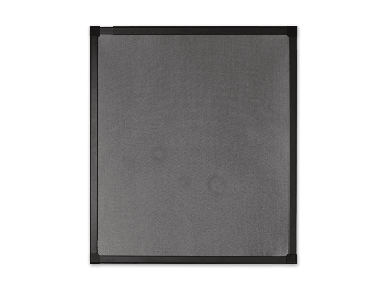 Fliegengitter mit schwarzem Rahmen auf schwarzem Hintergrund