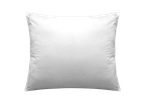 JOHN COTTON Kissen: Ein schlichtes weißes quadratisches Kissen mit sichtbaren Nähten an den Rändern.