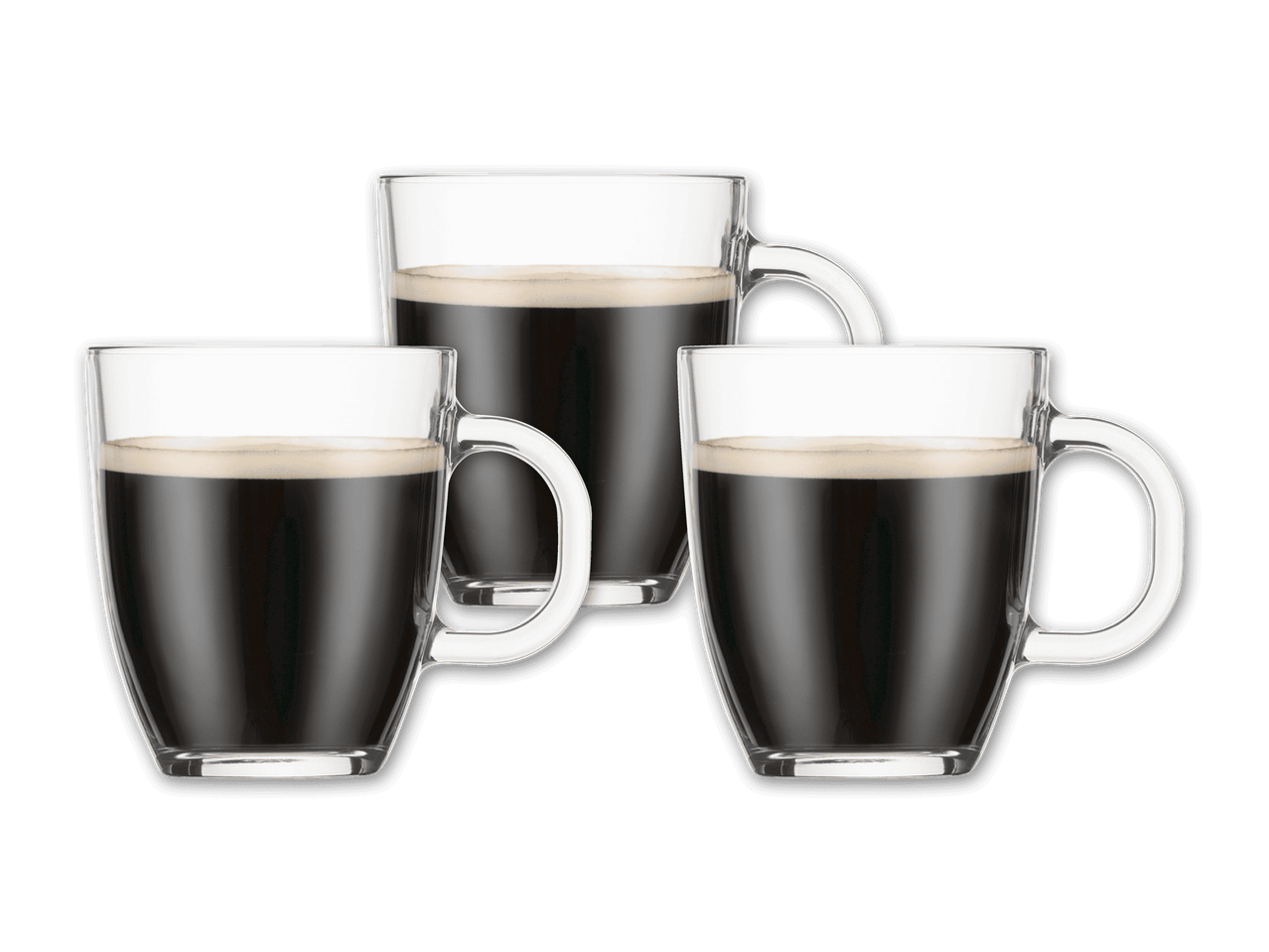 Drei klare Gläser mit schwarzem Kaffee und Schaum auf schwarzem Hintergrund.