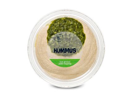 Hummus met pesto topping