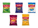 Fem poser chips i forskellige smagsvarianter: dild, hot tomat, havsalt, karamelliserede rødløg og super sprøde snacks.