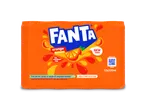 Een 12-pack Fanta Orange light met een nieuwe smaak, verpakt in gerecycled plastic.