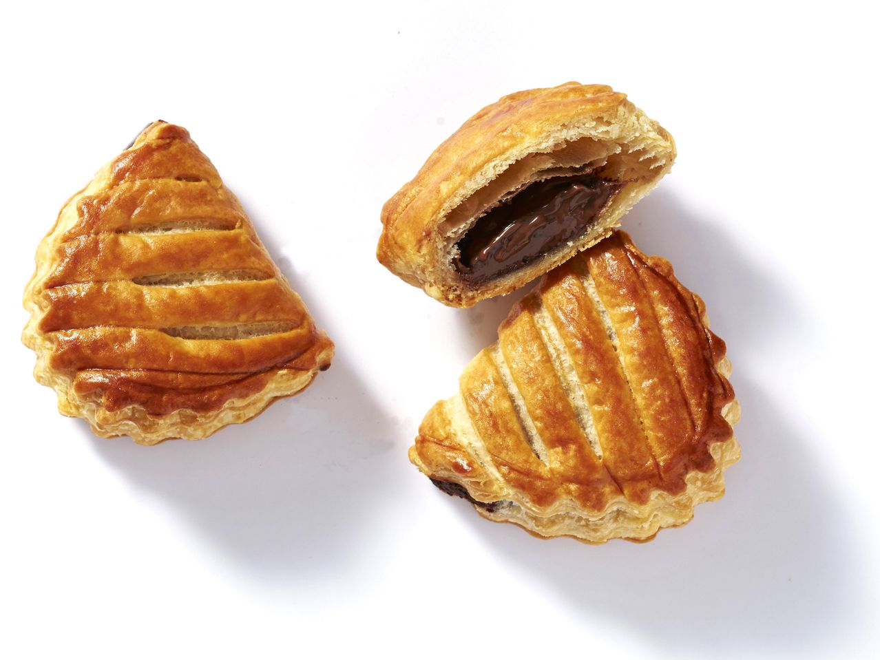 Pâtisseries feuilletées au chocolat.