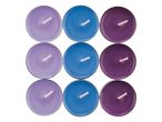 Nove candele a tealight viola e blu disposte in una griglia