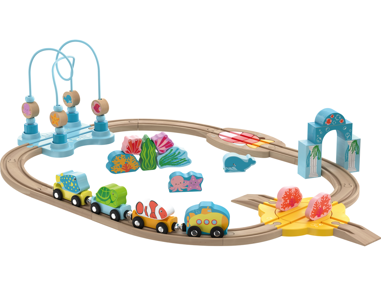 Medinis traukinio rinkinys jūros tema, su bėgiais, traukiniais ir dekoracijomis.