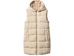 Gilet lungo imbottito color crema con cappuccio e cerniera frontale