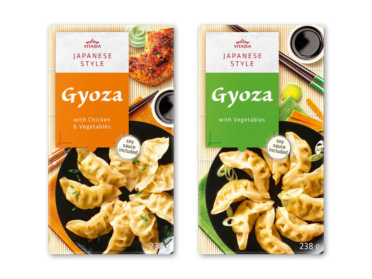 To pakker japansk-inspirerede Gyoza, en med kylling og grøntsager, den anden med grøntsager.