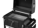 Grelhador a carvão GRILLMEISTER com grelhas de cozedura e aquecimento, e gaveta de cinzas.