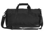 Una borsa sportiva nera con tracolla.