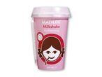 Matilde Milkshake Jordbærsmag i en lyserød kop med et pigeansigt og en sugerør.