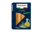 Boîte de crackers au romarin, avec une carafe d'huile d'olive et des brins de romarin.