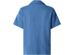 Camisa azul de manga curta com tecido enrugado, vista por trás.