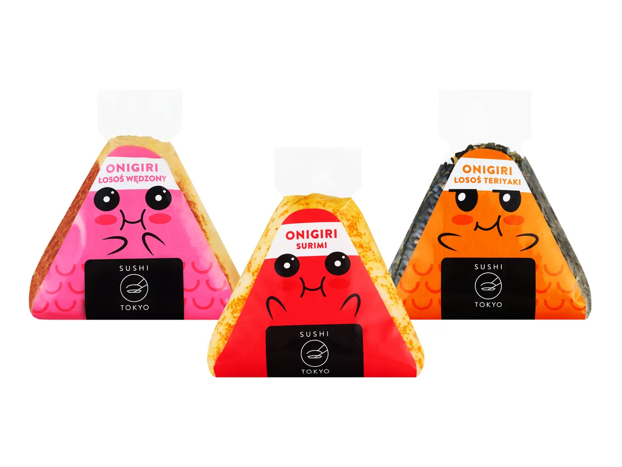 Trys onigiri pakuotės su skirtingais veidukais ir skoniais: rūkyta lašiša, surimi, teriyaki lašiša.