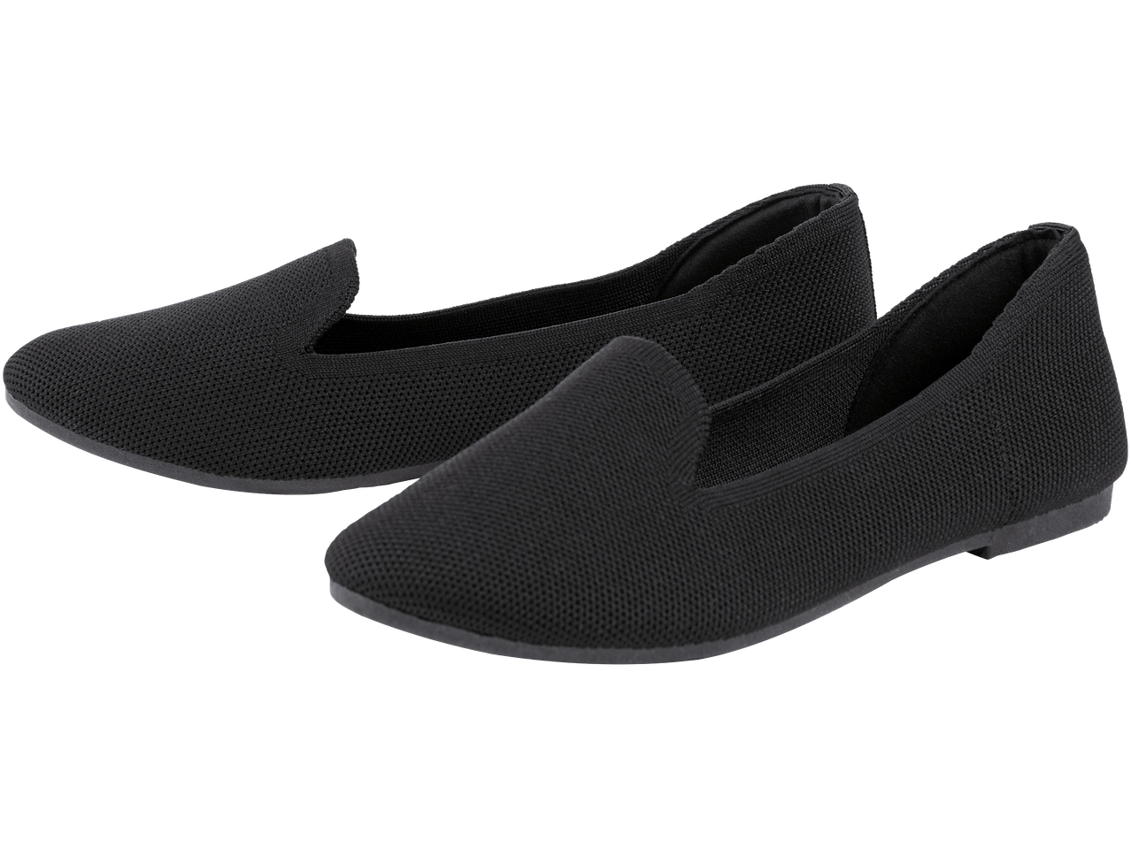 Fekete, kötött anyagú női balerinacipő, lapos talppal.
