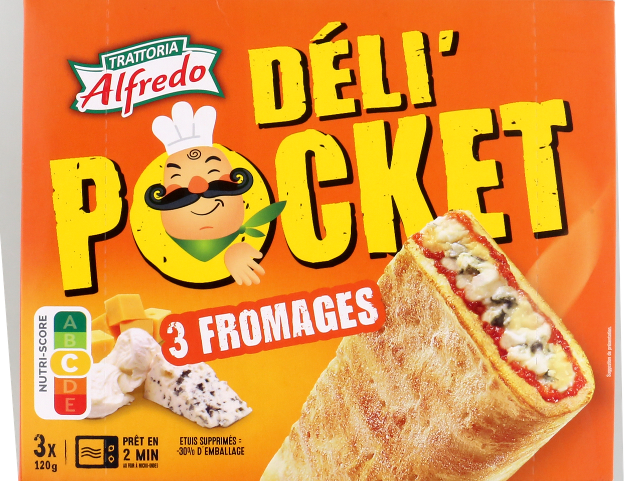 Boîte orange de snacks au fromage, avec un chef de dessin animé et un Nutri-Score C.
