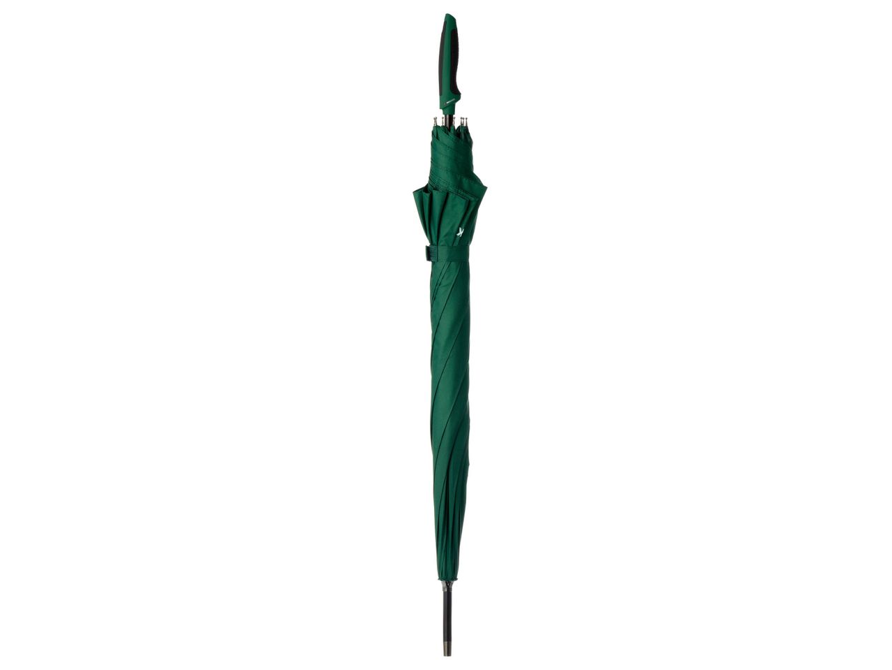 Un ombrello verde scuro piegato su sfondo bianco.