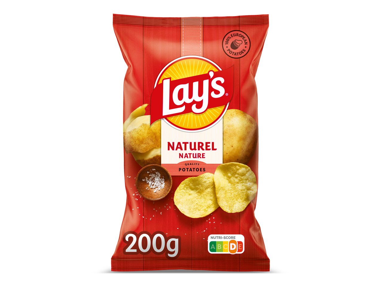 Een rode zak gezouten aardappelchips van 200 gram met Nutri-Score C.