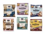 Seks pakker med forskellige brødprodukter, herunder surdejsrundstykker, chiastykker, møllehjul, kanelsnegle, tebirkes og skagenslap.