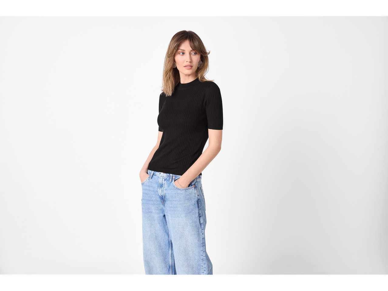 esmara® plonas megztinis trumpomis rankovėmis ir platūs džinsai