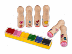 Bunte Stempel und Stempelkissen mit verschiedenen Motiven