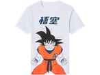 Camiseta branca com estampa do Goku de Dragon Ball Z.