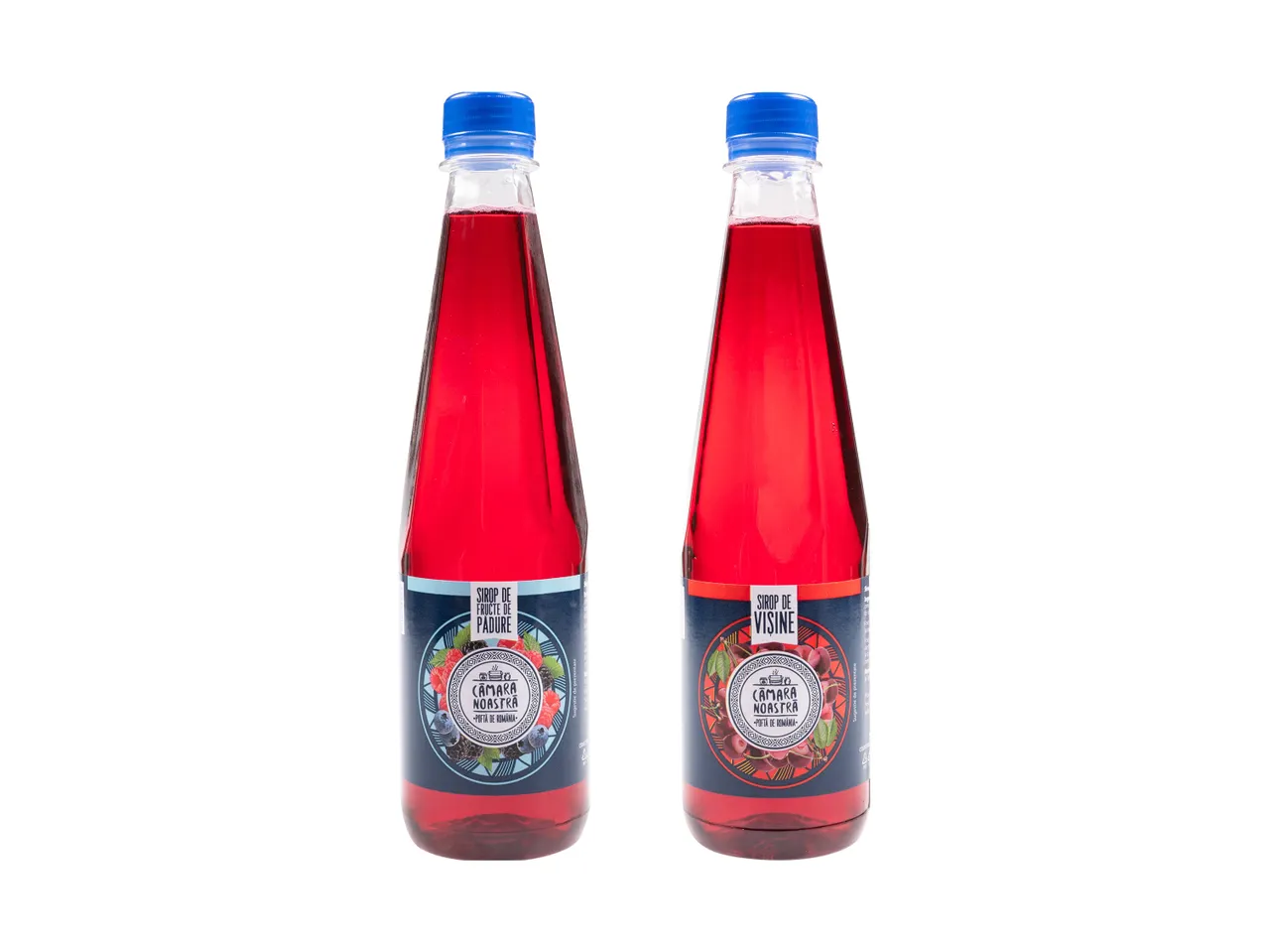 Două sticle de sirop Camarena Noastră: fructe de pădure și vișine.