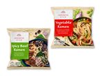 To pakker japansk ramen: en vegetabilsk ramen og en krydret oksekødsramen.