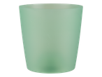 Copo de plástico verde claro para jardinagem.