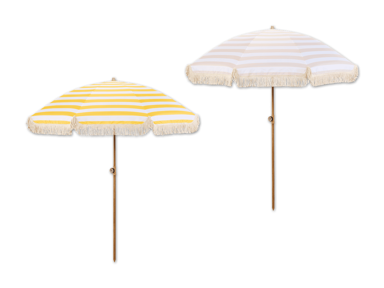 Zwei Strandsonnenschirme in Beige und Weiß.