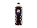 En stor flaske Pepsi Max med vanddråber på overfladen.