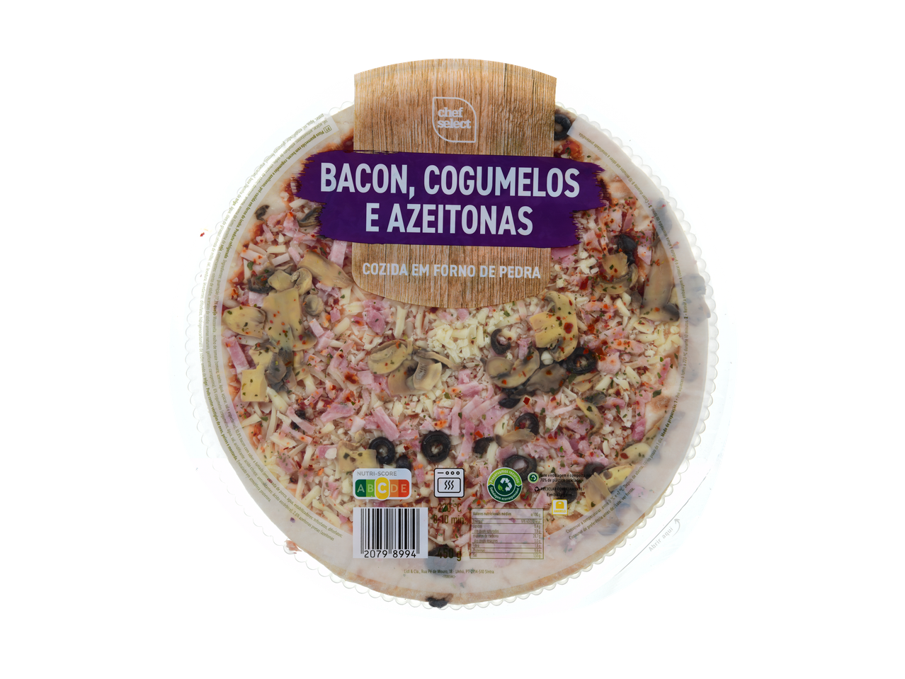 Pizza Chef Select com bacon, cogumelos e azeitonas, cozida em forno de pedra.