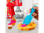 Conjunto de batedeira Play-Doh com cupcakes, espátula e moldes para brincadeira criativa.